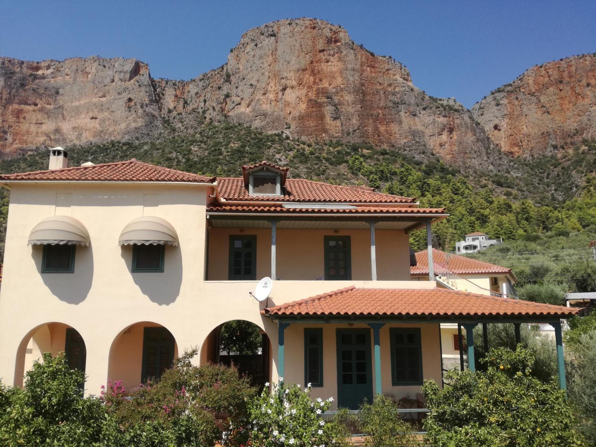 The Valkyries 1 Apartment Leonídion Exterior foto